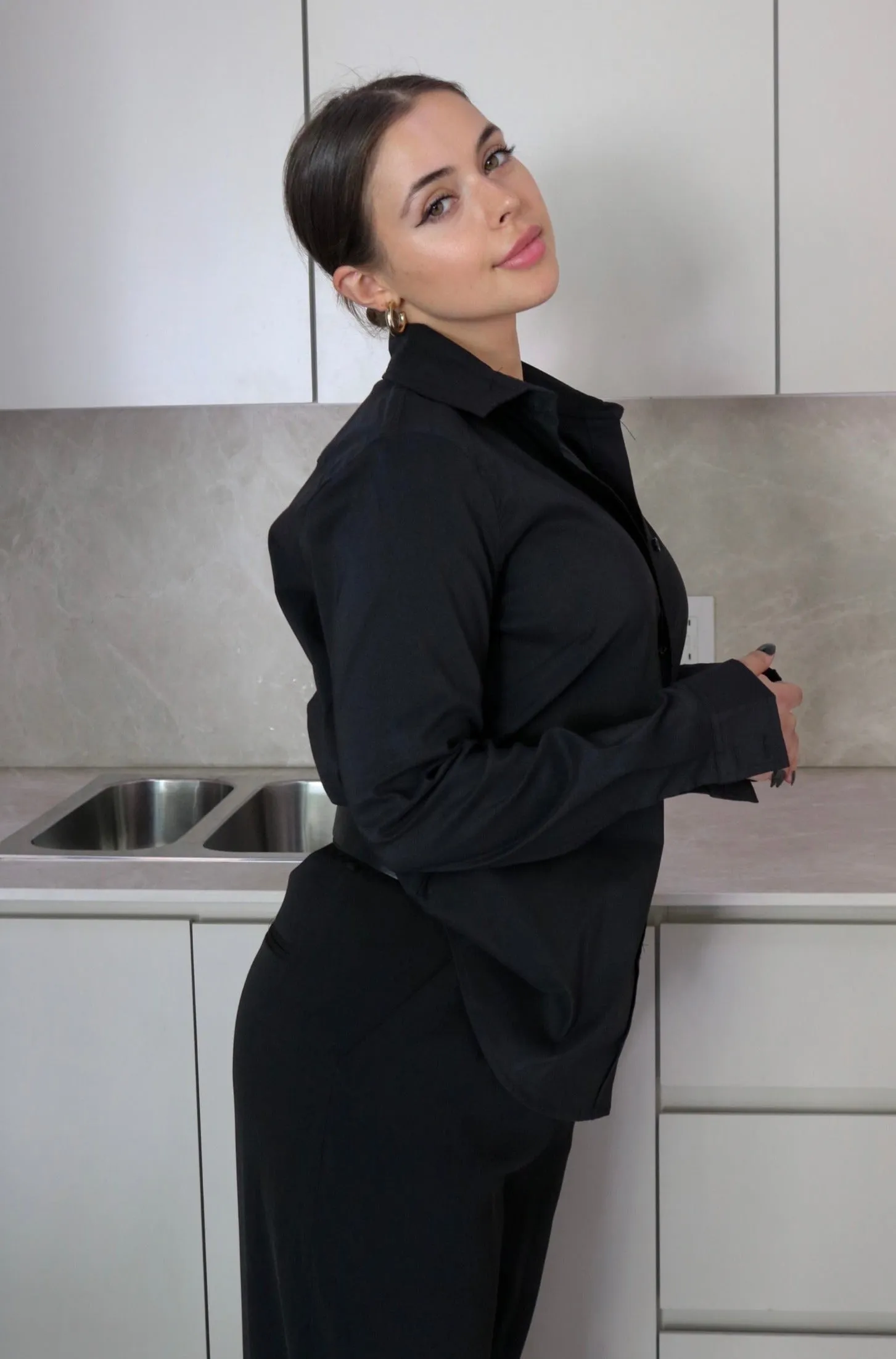 'Penn' Classic Solid Collared Button Down Shirt in Black