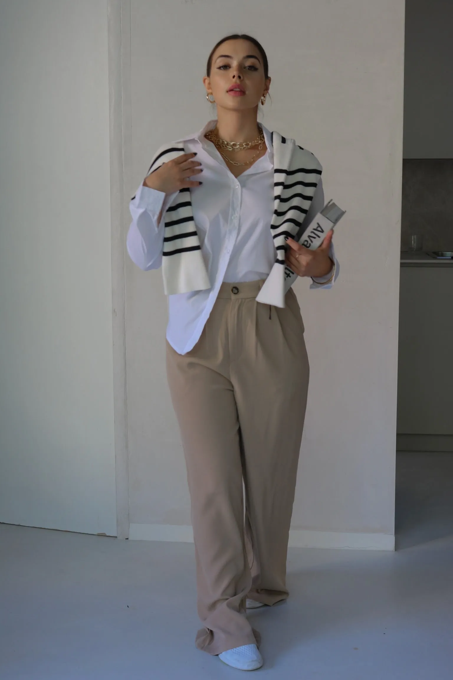 'Penn' Classic Solid Collared Button Down Shirt in White